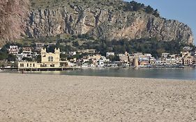 Aglaia House